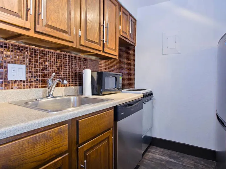 1270 N Marion St #307 — Photo 8