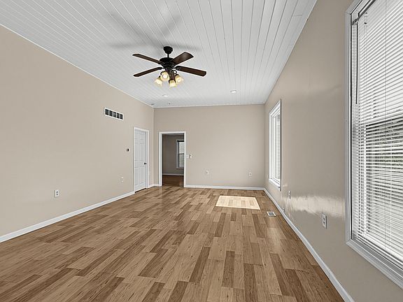 3rd image of 110 2nd St