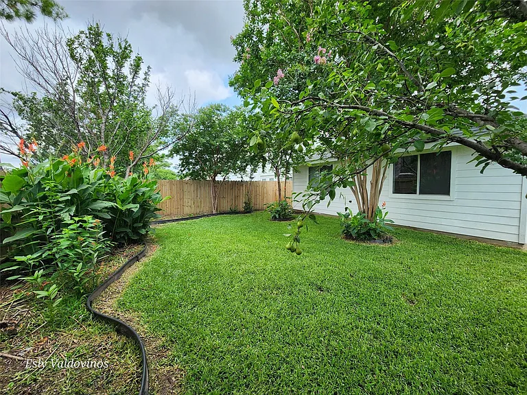 638 Aldenwick Ln — Photo 18