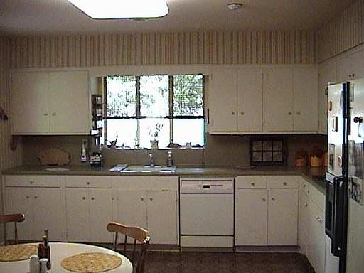 3rd image of 122 WYNDALE DR