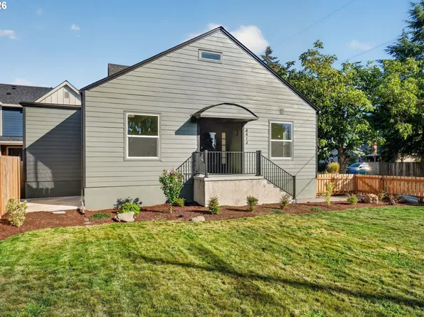 8413 NE Hassalo St, Portland, OR 97220
