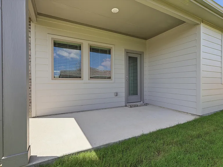 508 Green Grass Dr — Photo 25
