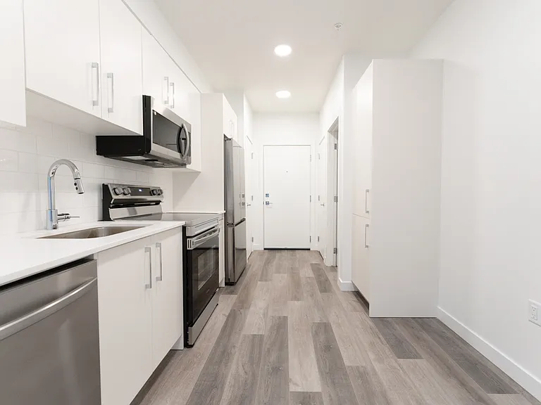 612 67th Ave SW — Photo 31