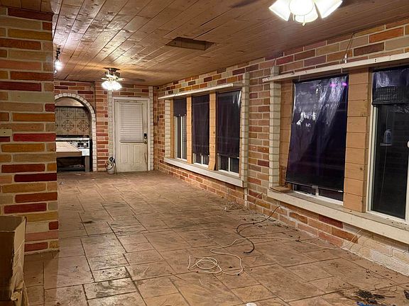 3rd image of 10139 Buckwood Ave