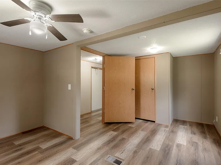 37 Riverside Ln #C — Photo 12