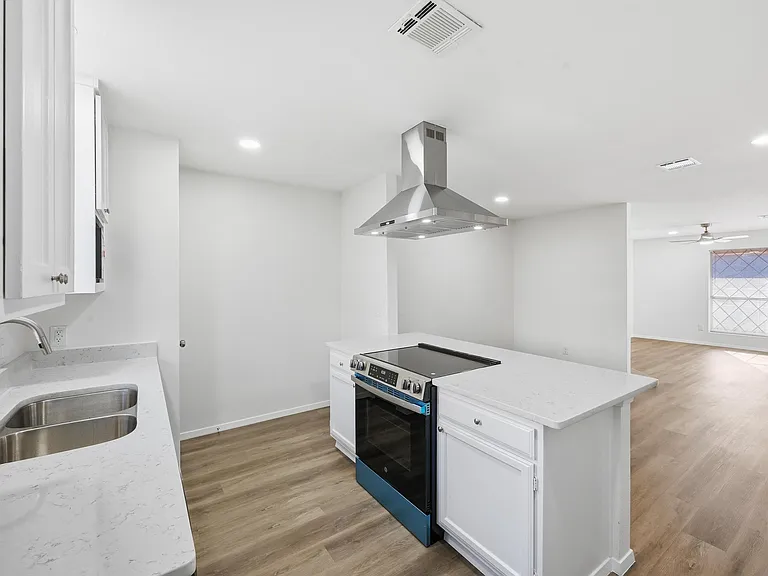 73 Winchester Dr — Photo 5