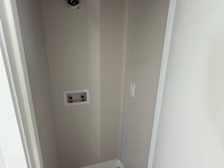1439 Compton Ter #G1 — Photo 2