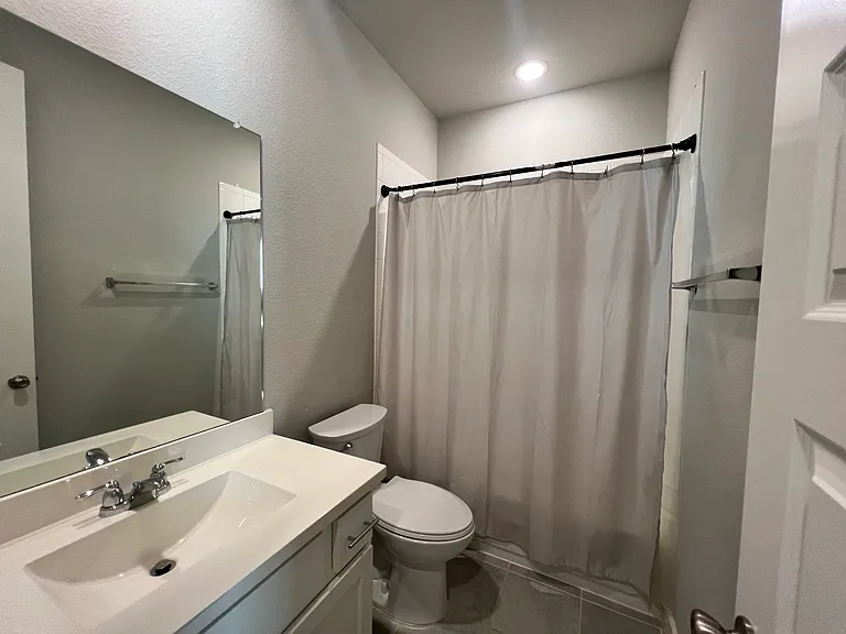 Guest bath 1.