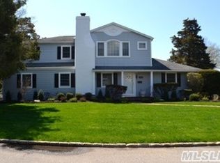 122 Dartmouth Rd, Massapequa, NY 11758