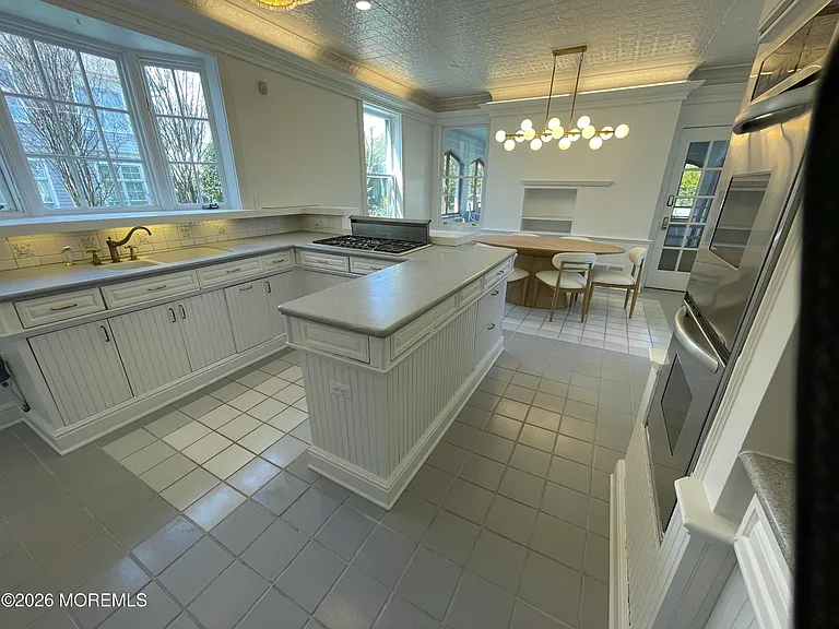 211 Cedar Ave — Photo 14