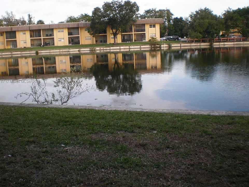 1st image of 7920 Colony Cir N APT 106