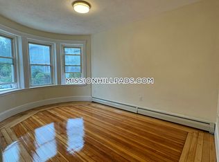 5 Woodbine St APT 1, Roxbury, MA 02119