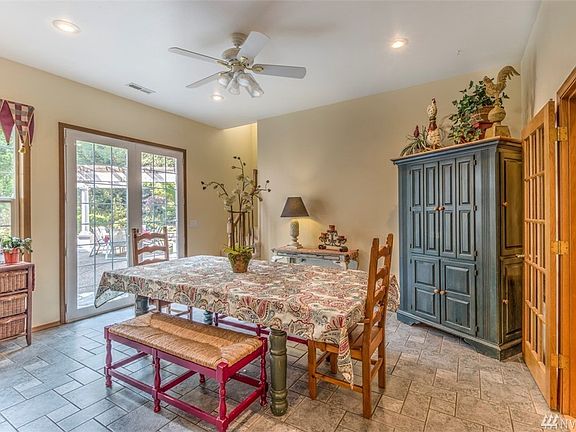 2nd image of 3525 Quail Creek Ln NE