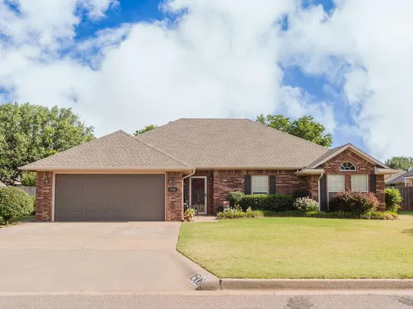 1506 W Debbie Dr, Elk City, OK 73644