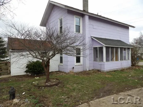 2713 Lilac Rd, Hillsdale, MI 49242