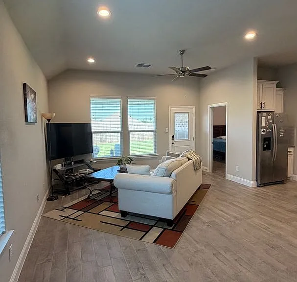 2104 Blackcap St — Photo 4