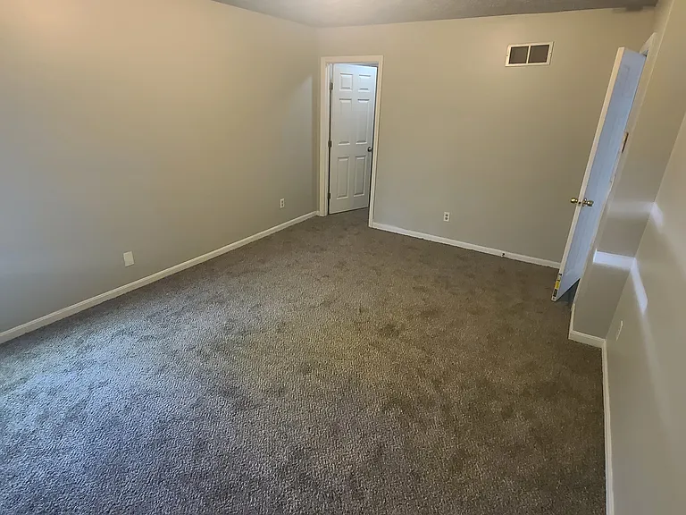 824 Neeb Rd — Photo 10