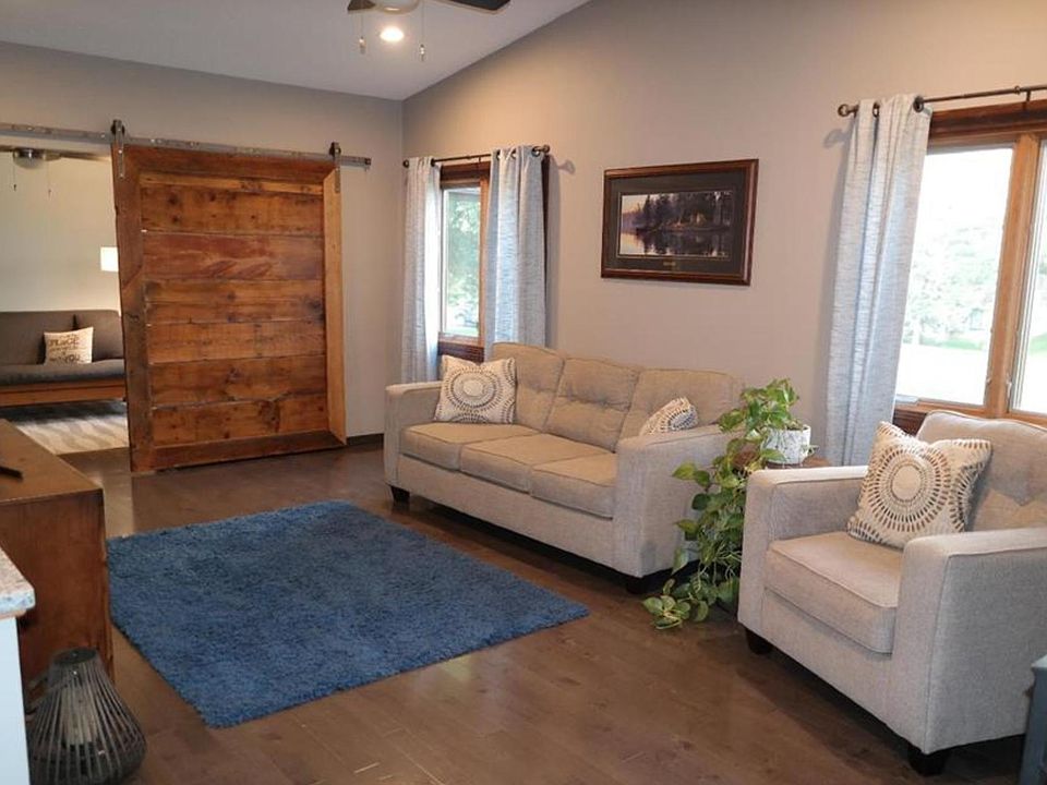 1st image of 14639 Hampshire Pl
