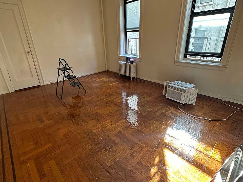 2nd image of 179 Gelston Ave APT 3A