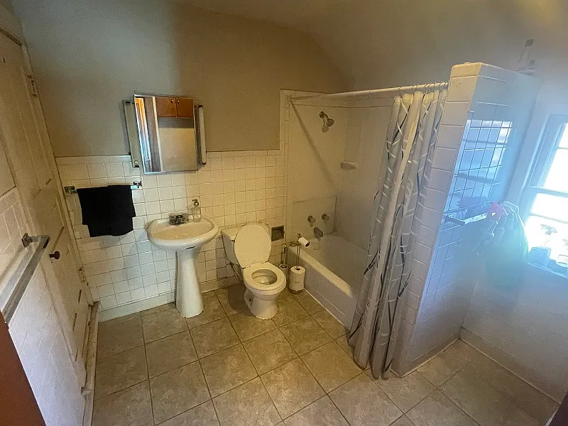 4 bed, 1564 sqft, $1,600 — Photo 4
