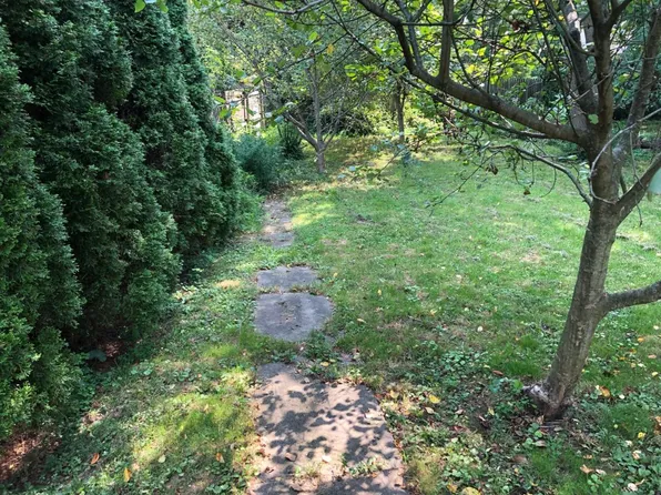 46 Greenwood Ave, Bethel, CT 06801