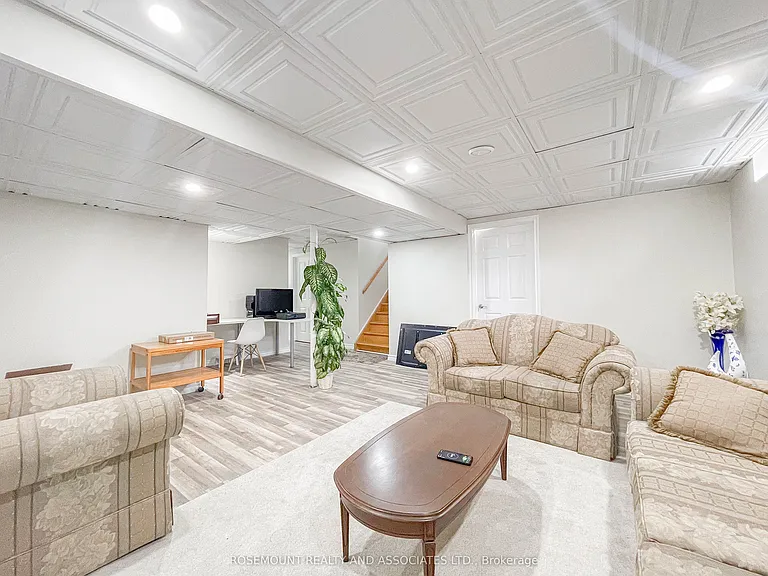18 Quintessa Ct — Photo 2