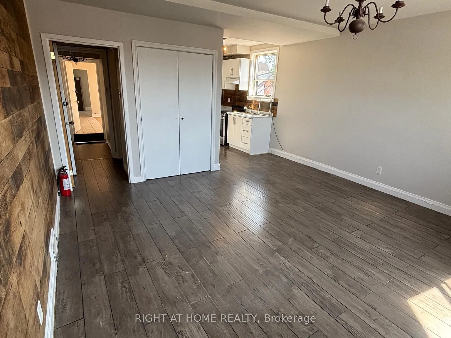 Studio, $1,400 — Photo 2