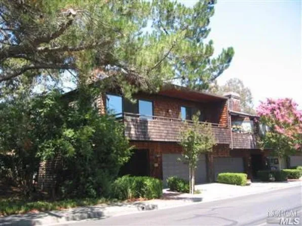 336 El Faisan Dr, San Rafael, CA 94903