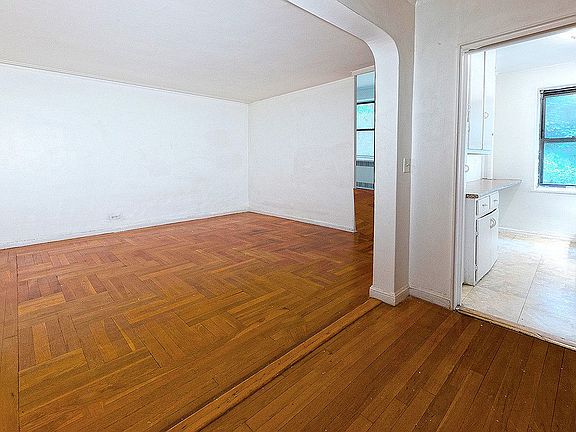 3rd image of 3017 Riverdale Ave APT 2H