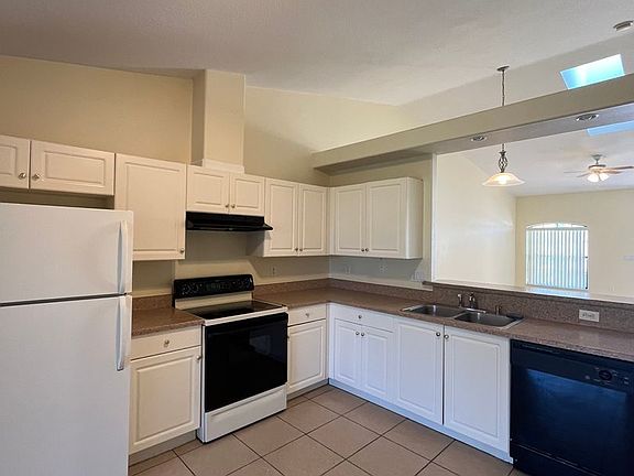 5th image of 7 Wood Amber Ln #A