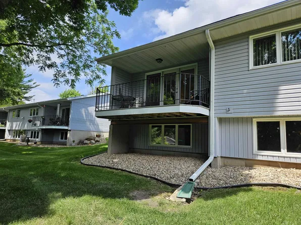 1720 Elizabeth St, Baraboo, WI 53913