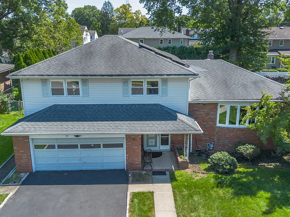 65 Daniels Dr