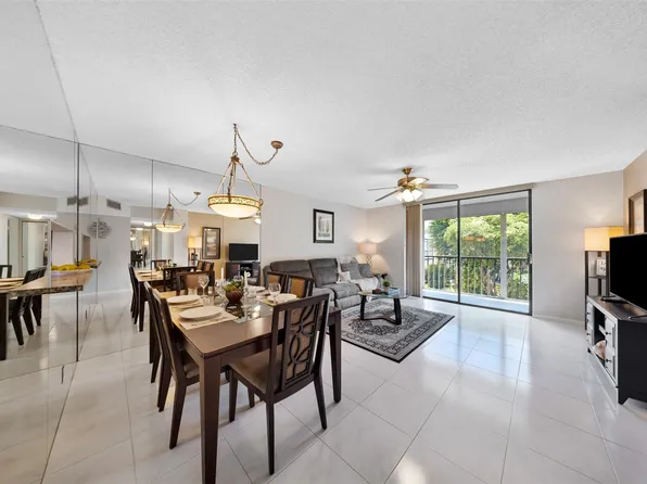 5250 Las Verdes Circle #317, Delray Beach, FL 33484