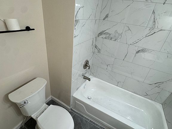 4th image of 651 N Sickels St