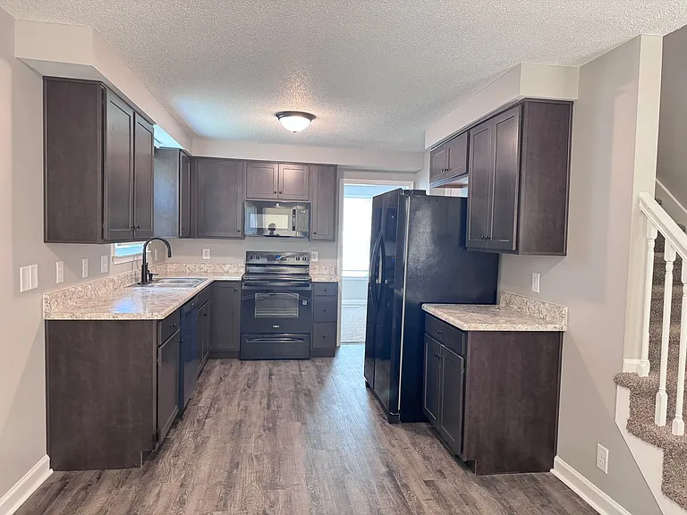 130 Shady Maple Dr — Photo 12