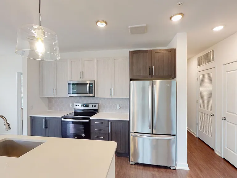 Essex Luxe Apartments — Photo 86