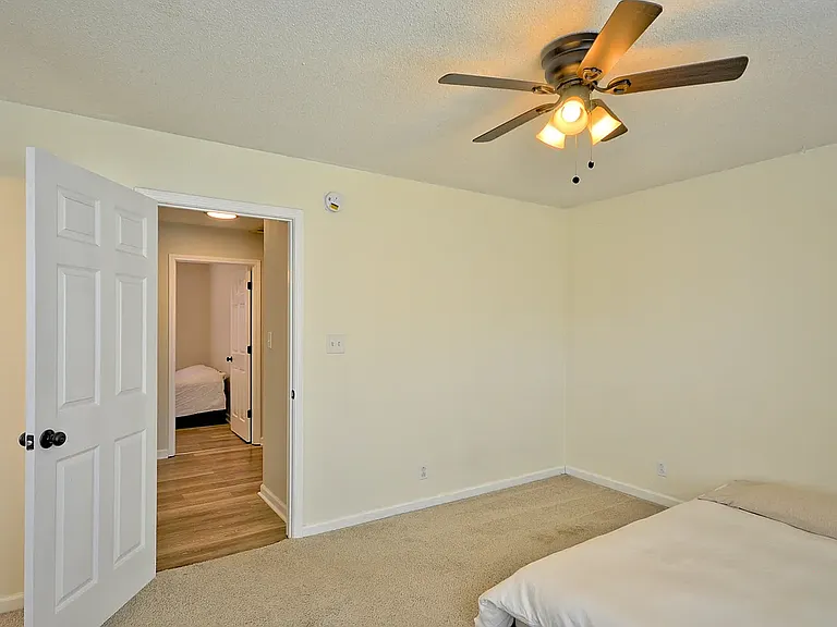 422 Woodale Dr — Photo 15