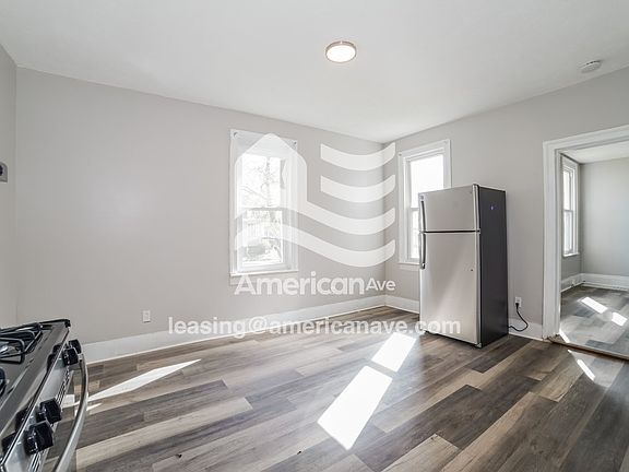 1762088_004_dining_room_13679376.jpg