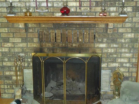 5th image of 310 Brittney Ln