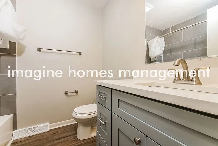 8916 N Grand Ave — Photo 11