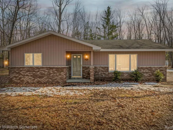 208 Hitchcock Ave, Roscommon, MI 48653