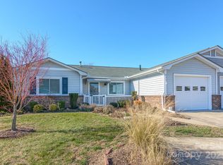 237 Dartcrest Dr, Hendersonville, NC 28792