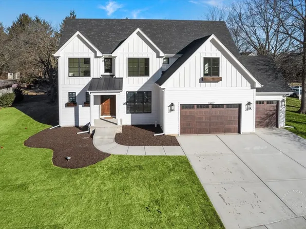 26W112 Bauer Rd, Naperville, IL 60563