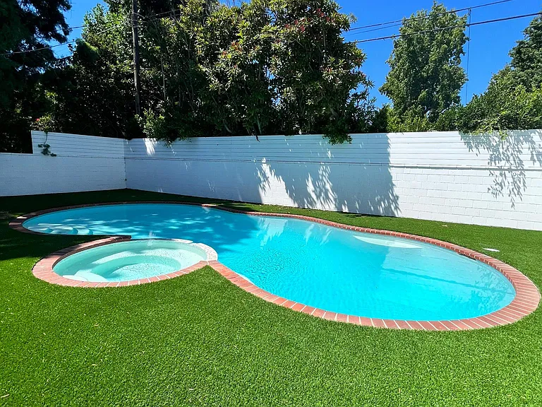 5261 Allott Ave — Photo 11