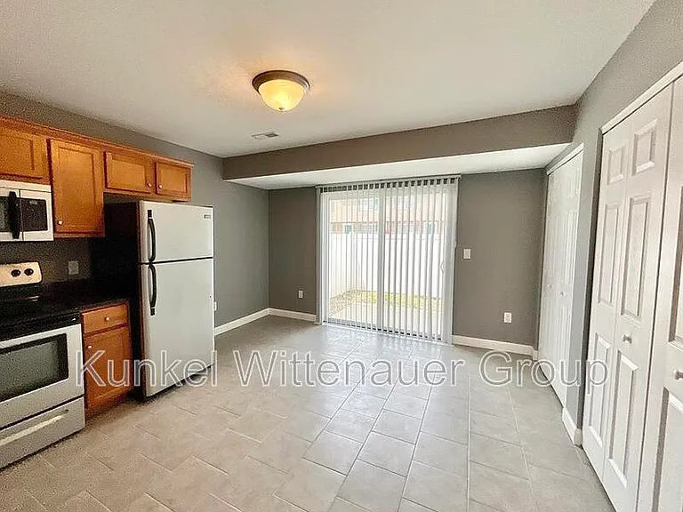 700 Fountain View Dr #G — Photo 6