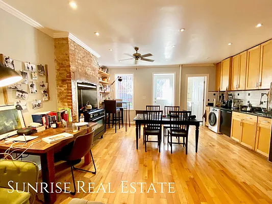 Rented by Sunrise Real Estate | media 14