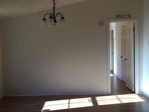 4th image of 116 Lakebrook Dr