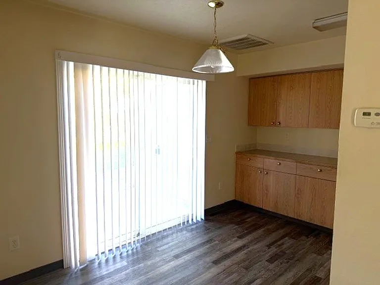 Midland 4-Plex 151 — Photo 5