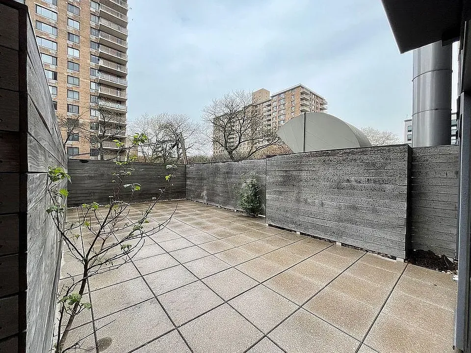 504 Myrtle Ave #2P