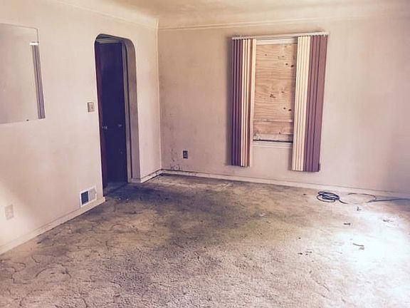 4th image of 3359 Jeannette Ave